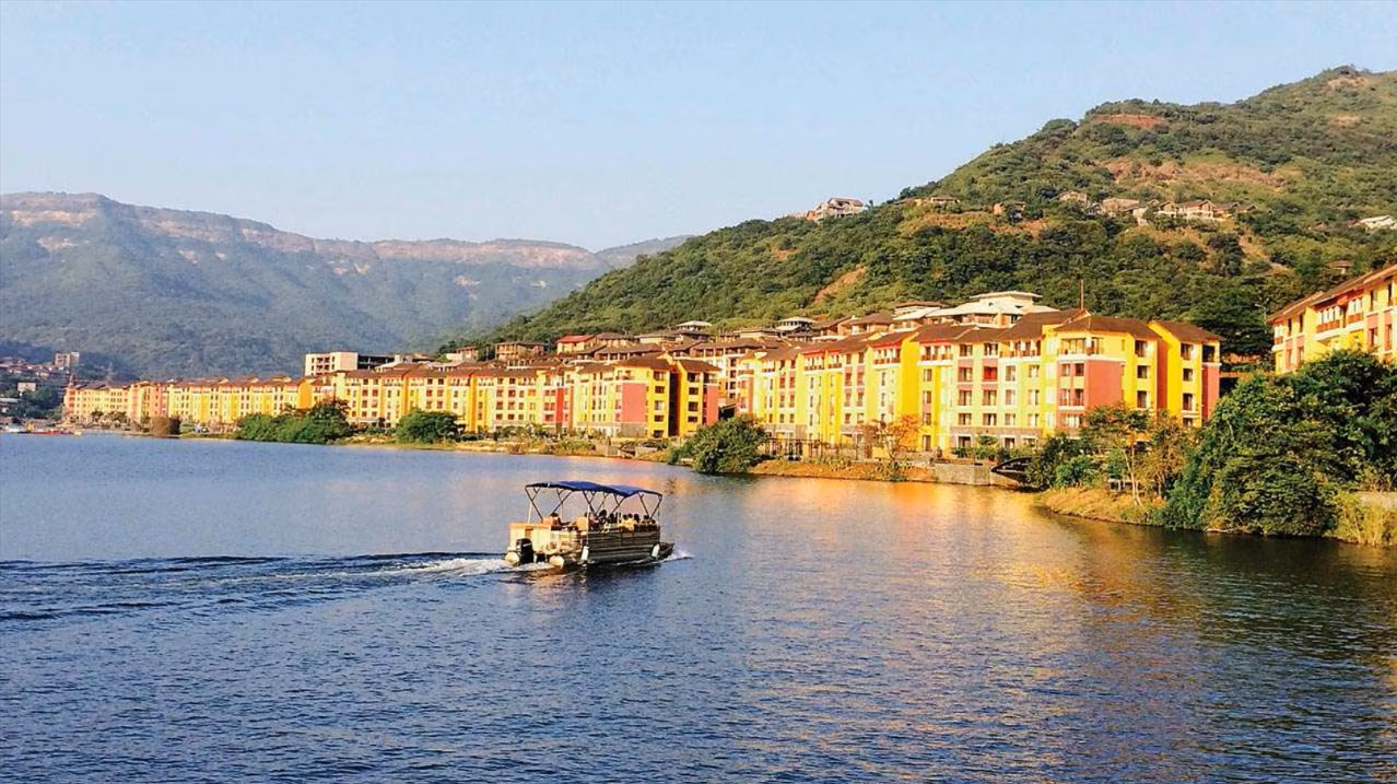 Lakeside Promenade - Triveni Stays- best Villas in Lavasa